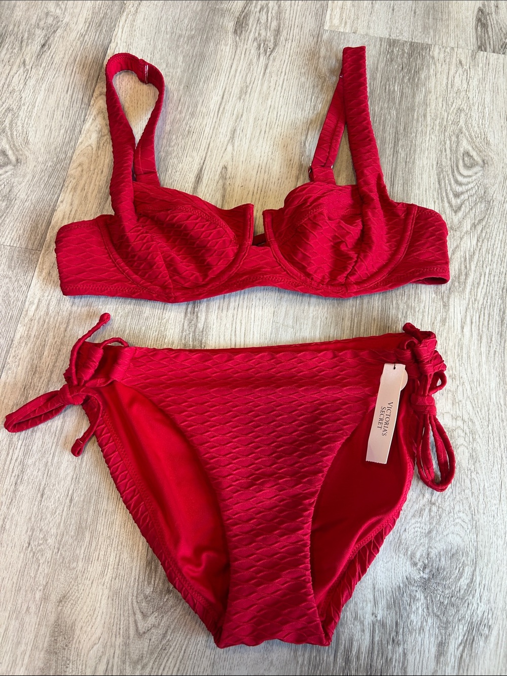 Victoria’s Secret Swim Red Textured Underwire Bikini Set 36B Top Med Bottoms NWT
